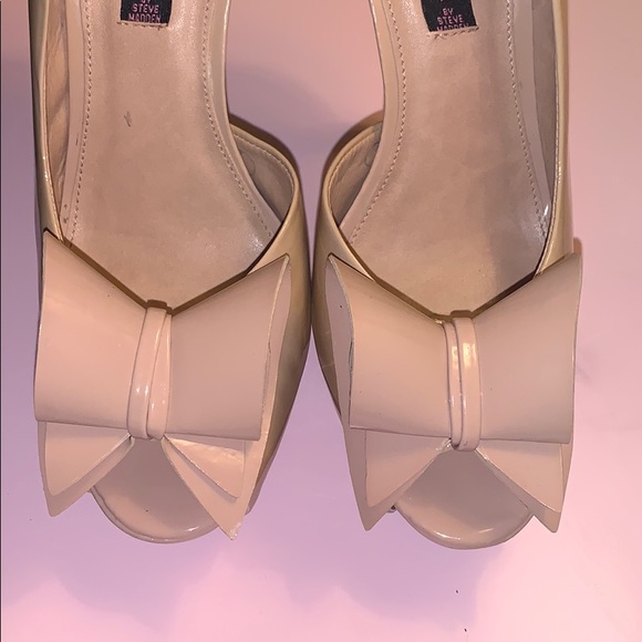 BLUSH Bow patent leather peep toe heels - Picture 6 of 15